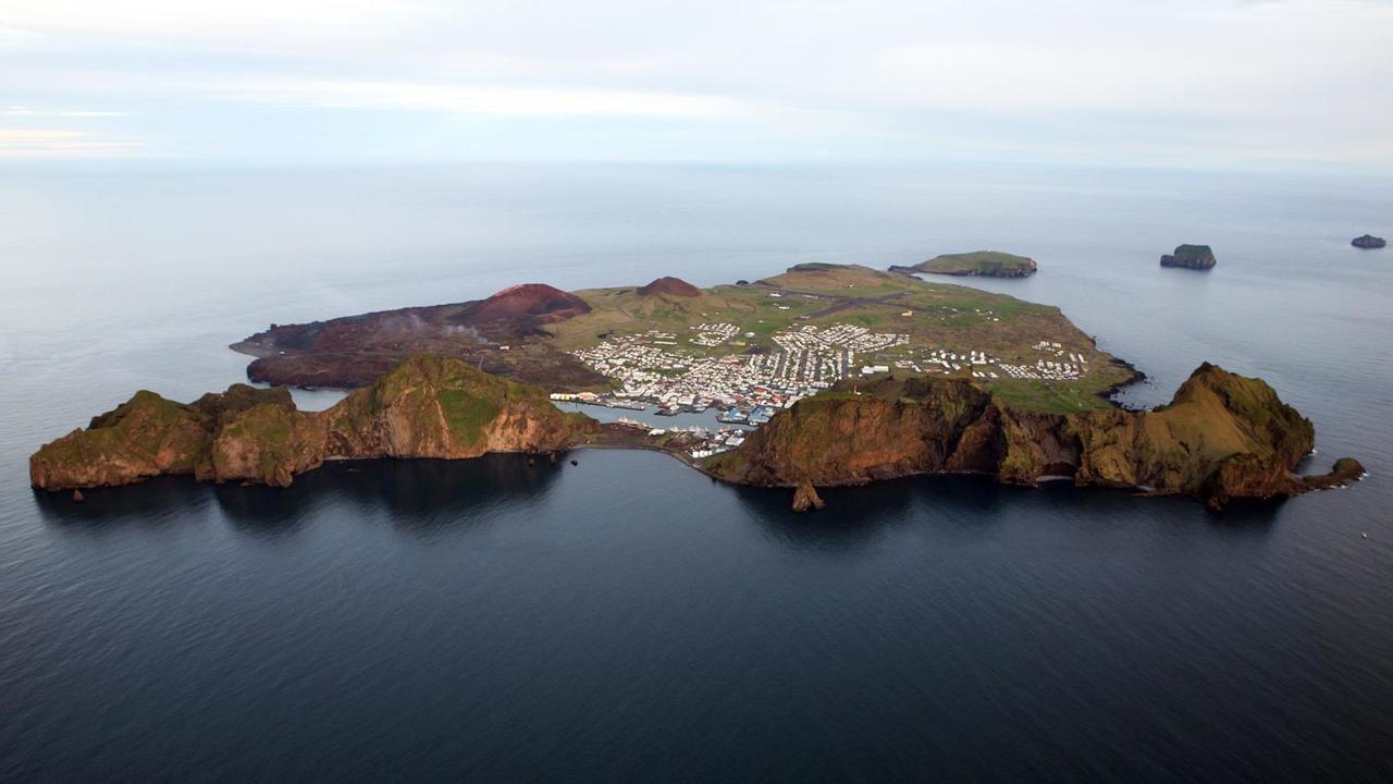 Lava Guesthouse Vestmannaeyjar Exterior photo